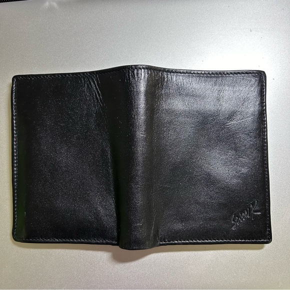 Black bifold leather wallet by Swank 5” x 3-3/4” x 5/8” - Picture 3 of 11